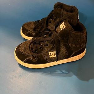 DC high top sneaker kid size: 10